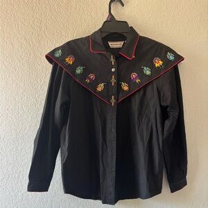 Black Embroidered women  western Shirt  Large Vintage 90’s
100% Cotton